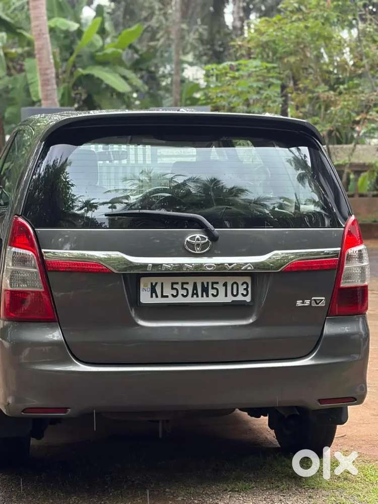 Toyota Innova Vx 7 2012
