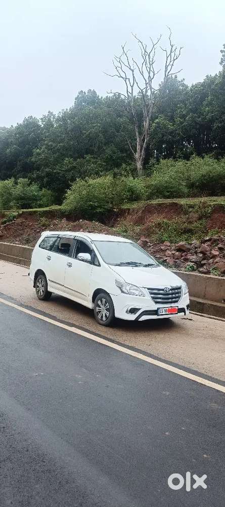 Toyota Innova 2015 Variant Showroom Condition  Personal Use
