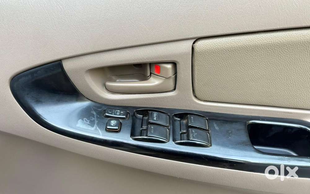 Toyota Innova 2.5 Gx 8 Str Bs-iii, 2016, Diesel