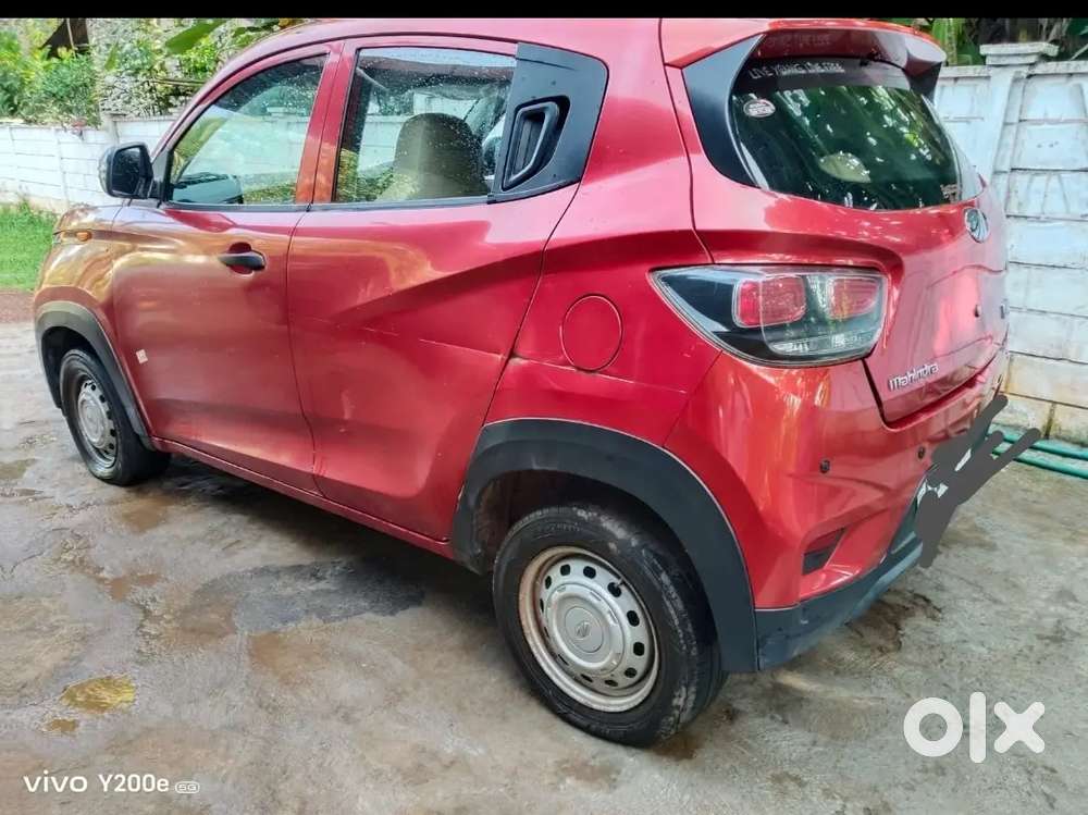 Kuv 100 Petrol Single Owner