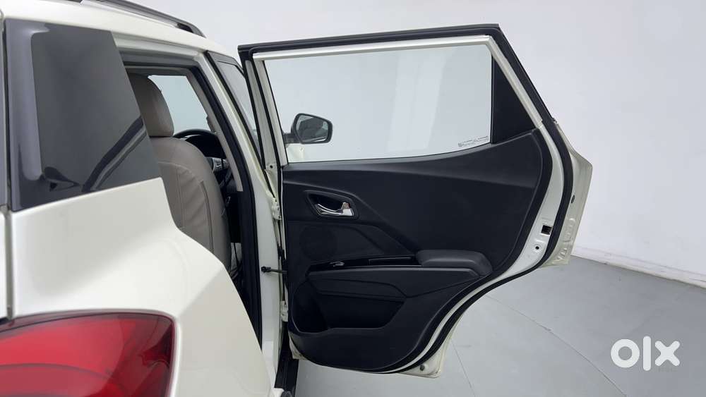 Mahindra Xuv300 W8 Amt Optional Diesel, 2023, Petrol