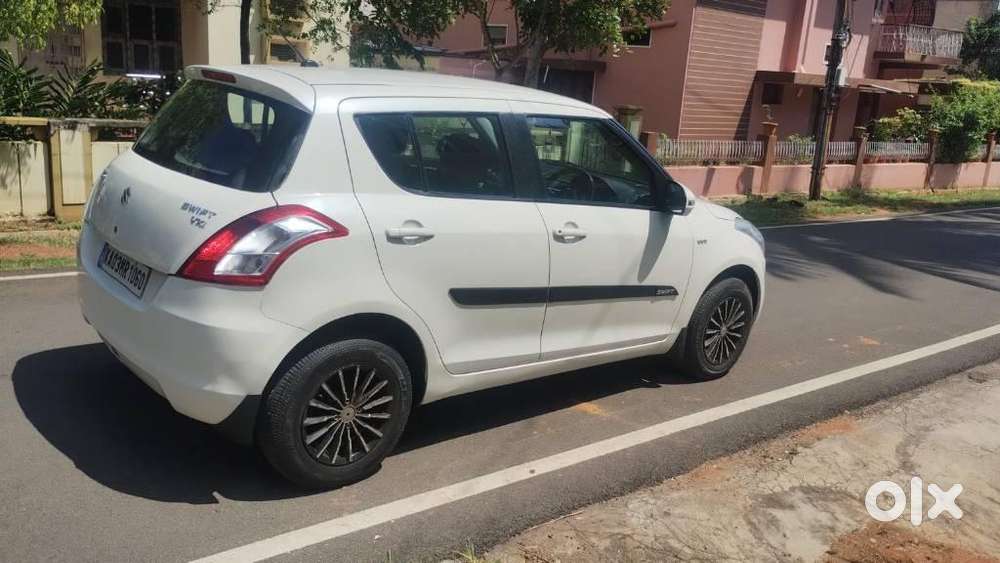 Maruti Suzuki Swift 2011-2014 Vxi, 2012, Petrol