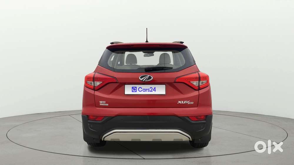 Mahindra Xuv300 1.2 W8 (o) Amt Petrol, 2021, Petrol
