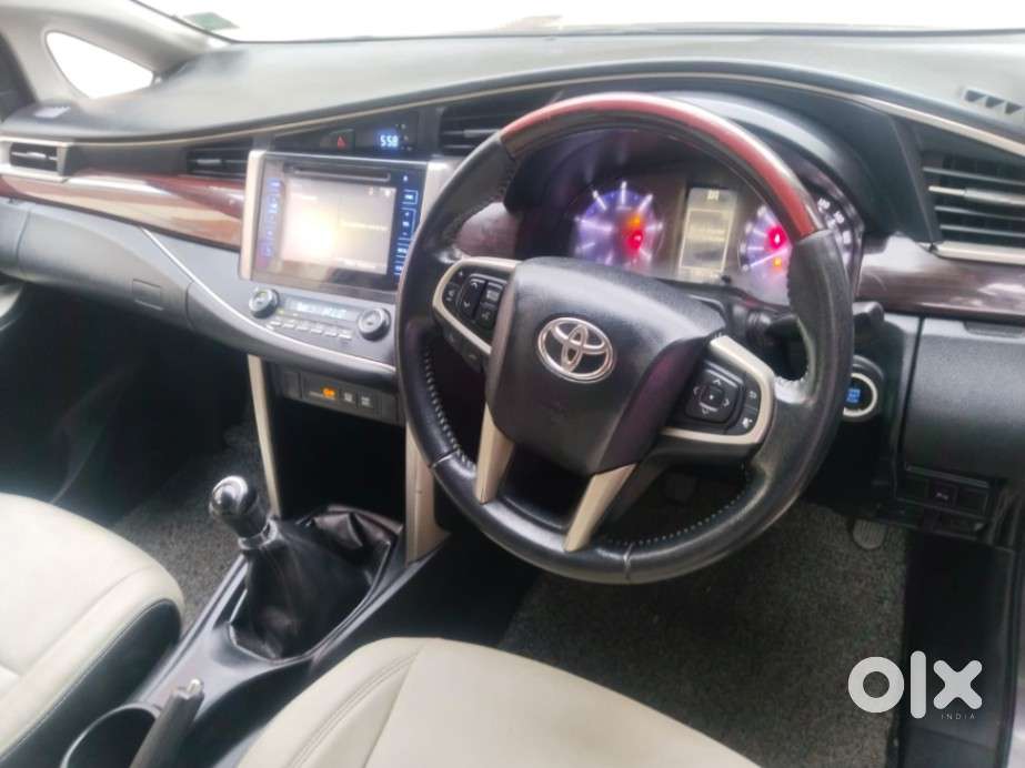 Toyota Innova Crysta 2.4 V, 2016, Diesel