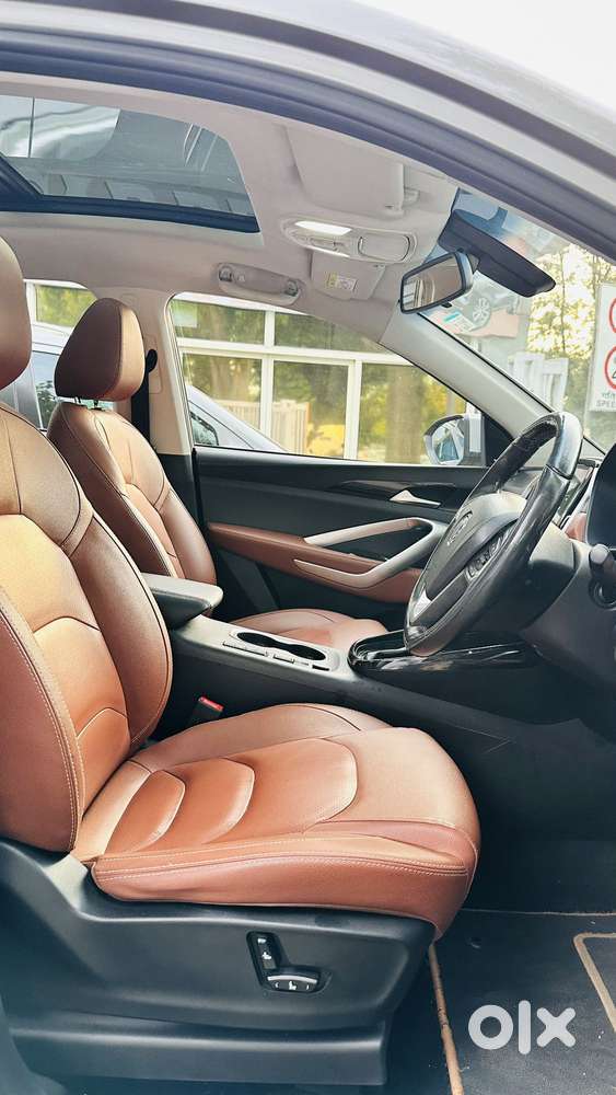 Mg Hector Plus Sharp Pro 1.5 Turbo Petrol  Cvt 7 Str Dual Tone, 2020..