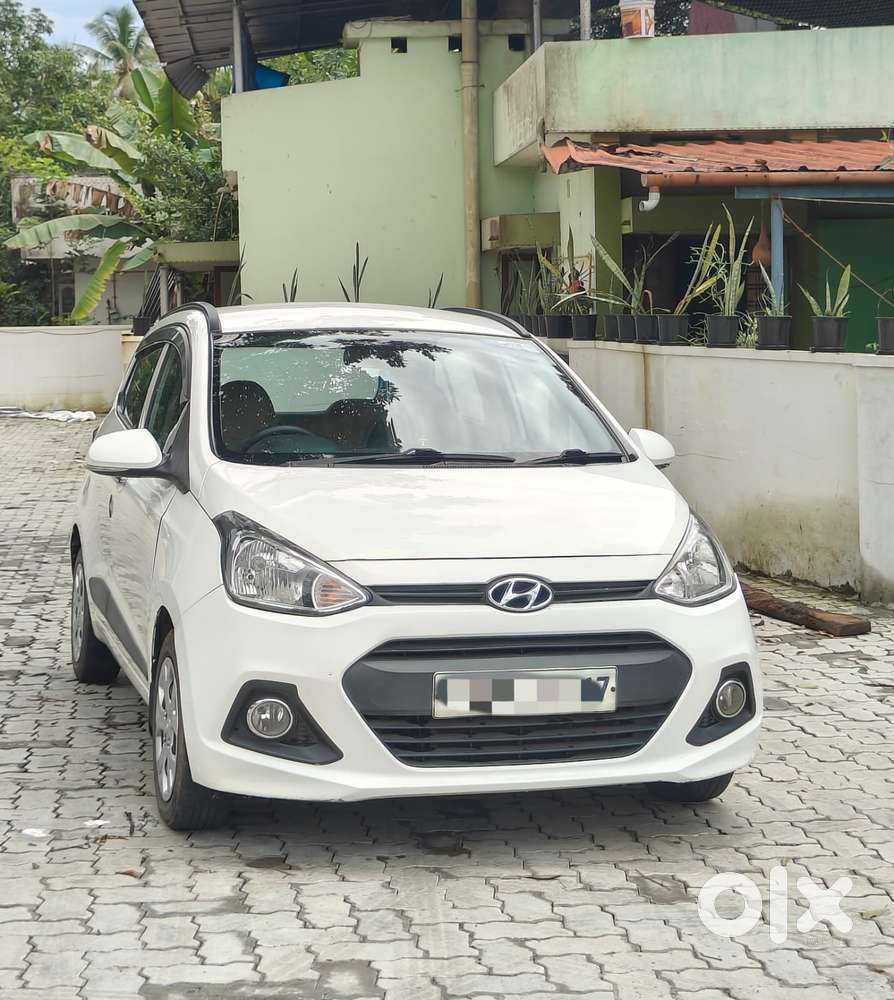 Hyundai Grand I10 Crdi Sportz, 2015, Petrol