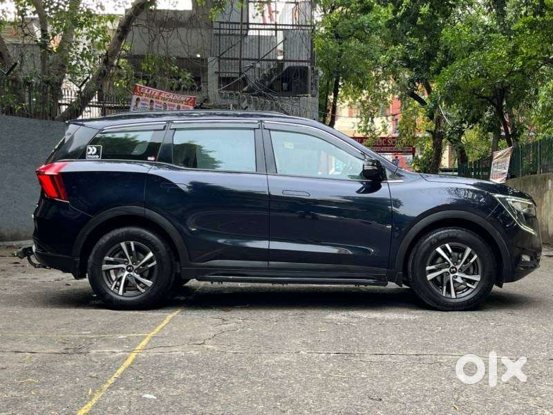 Mahindra Xuv700 2.0 Ax 5 Petrol Mt 7 Str, 2024, Petrol