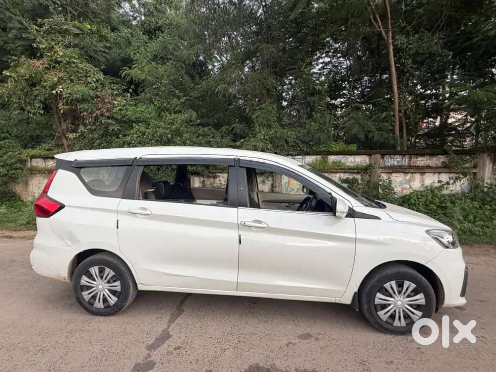 Ertiga Vxi (o) 2025