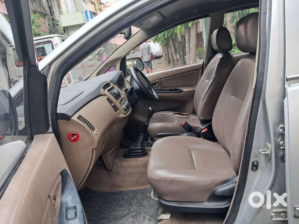 Toyota Innova 2.5 G (diesel) 8 Seater, 2016, Diesel