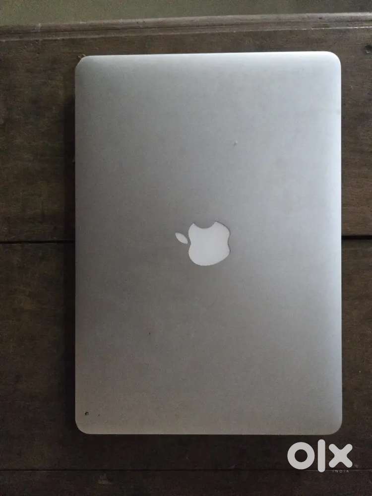 Mac book first gen 13 inch in best condition