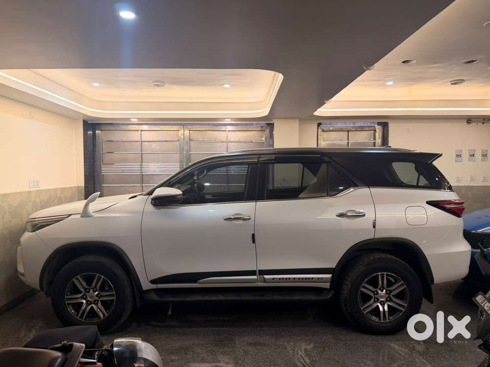 Toyota Fortuner Diesel At 2025 October