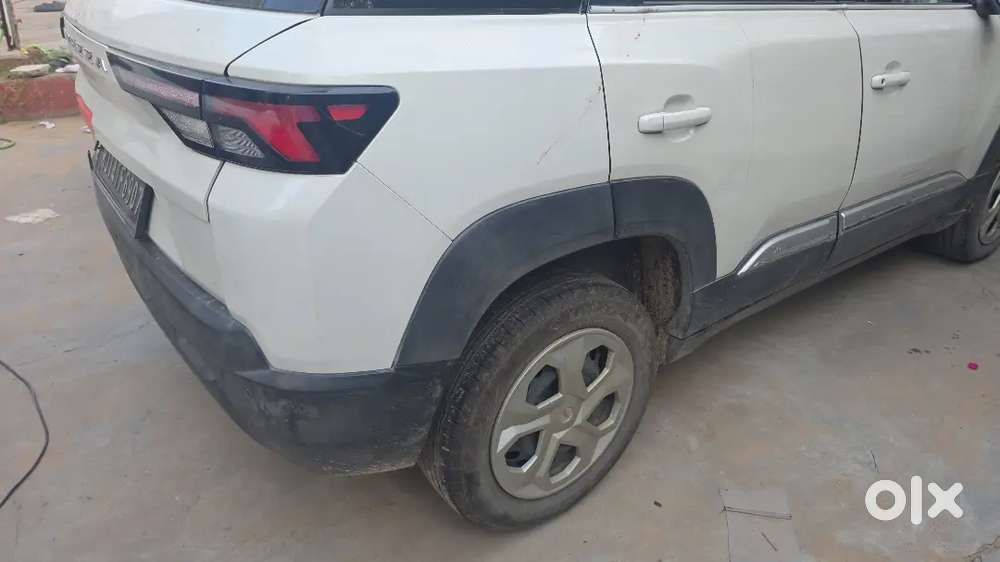 Maruti Brezza Lxi Petrol 2023
