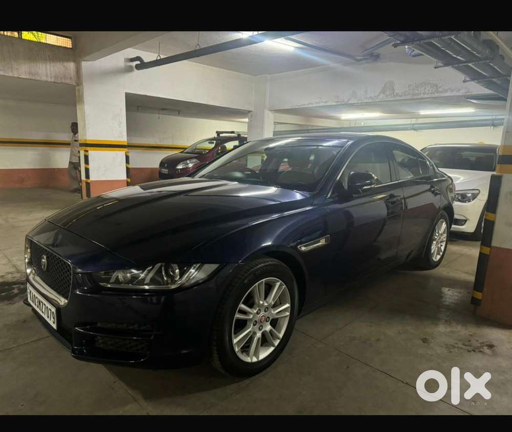 Jaguar Xe Portfolio 2017 Petrol