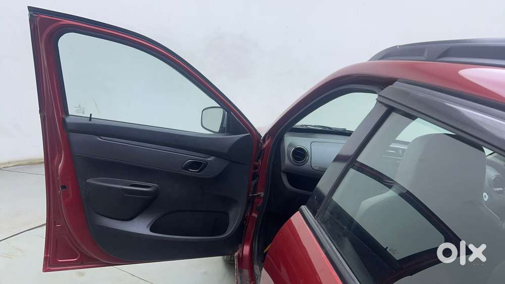 Renault Kwid 2019-ongoing 1.0 Rxt Amt (o), 2017, Petrol