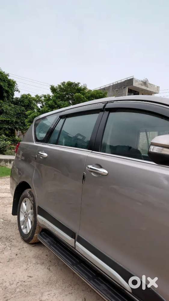 Toyota Innova Crysta 2016