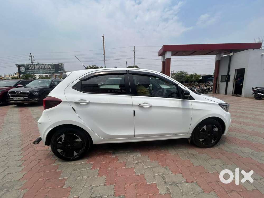 Tata Tiago 1.2 Revotron Xt Rhythm, 2025, Petrol