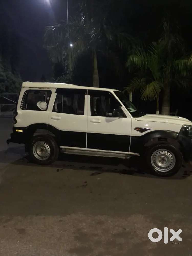 Mahindra Scorpio 2015 Diesel 14000 Km Driven