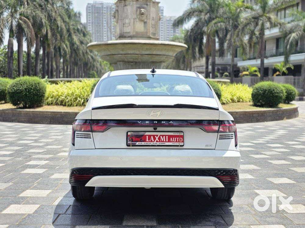 Hyundai Verna 1.5 Sx (o) Vtvt, 2024, Petrol