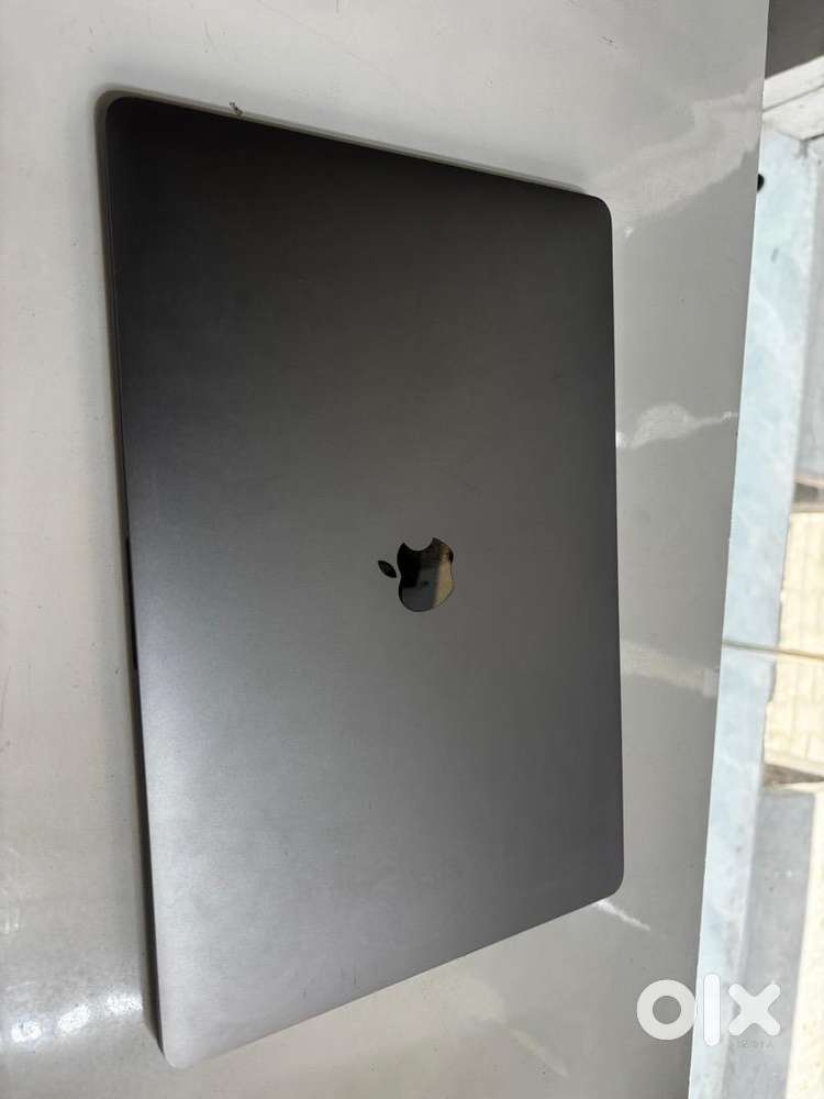 brand new condition macbook bro 2020 256gb