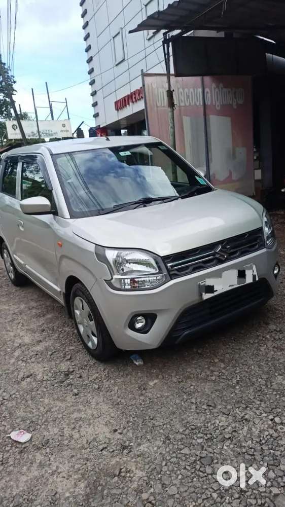 Maruthi Suzuki, Wagonr Vxi 1.0 L, Silky Silver.