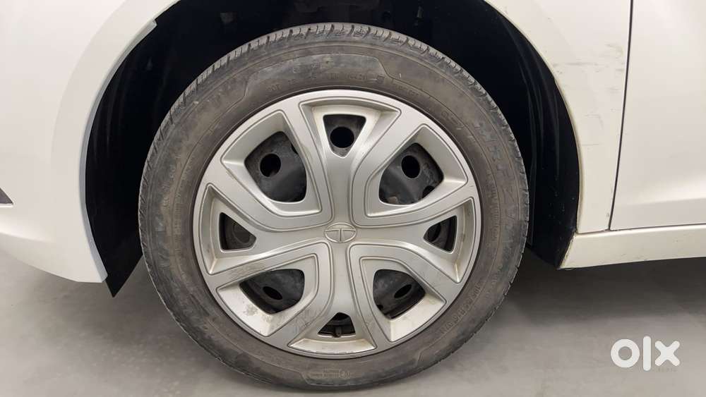 Tata Altroz 1.2 Xm Plus, 2021, Petrol