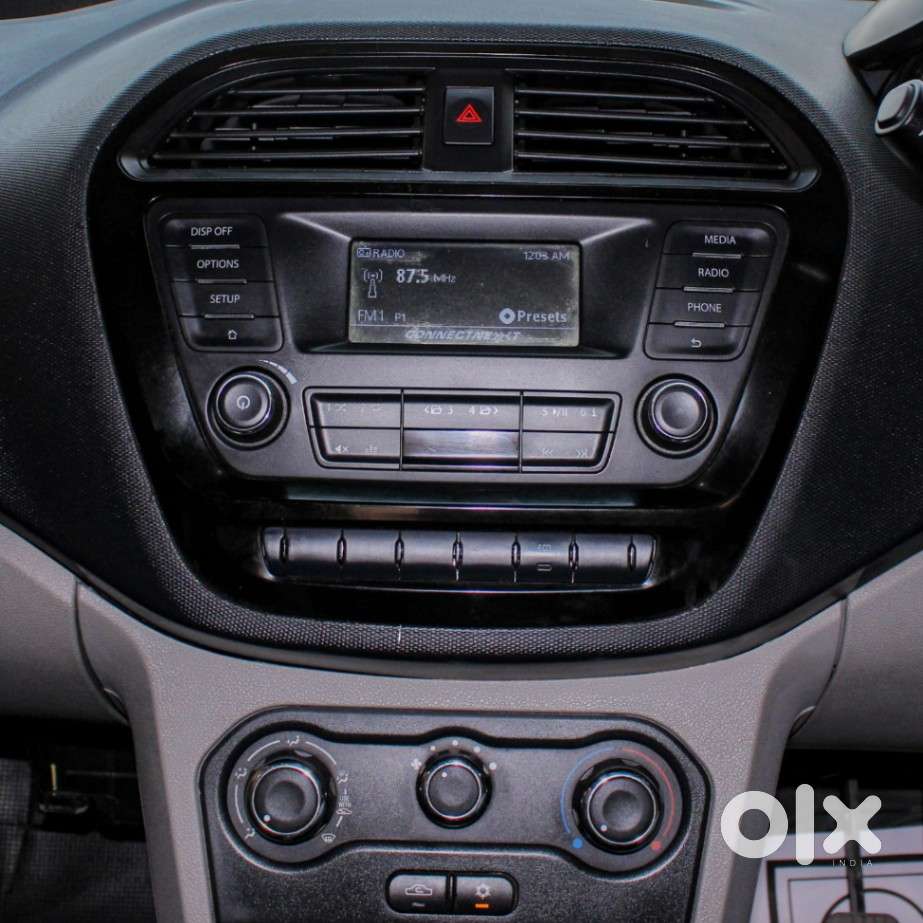 Tata Tiago 1.2 Revotron Xt, 2017, Petrol