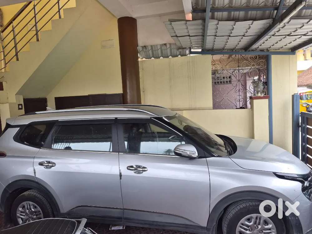 Kia Carens Premium 2023