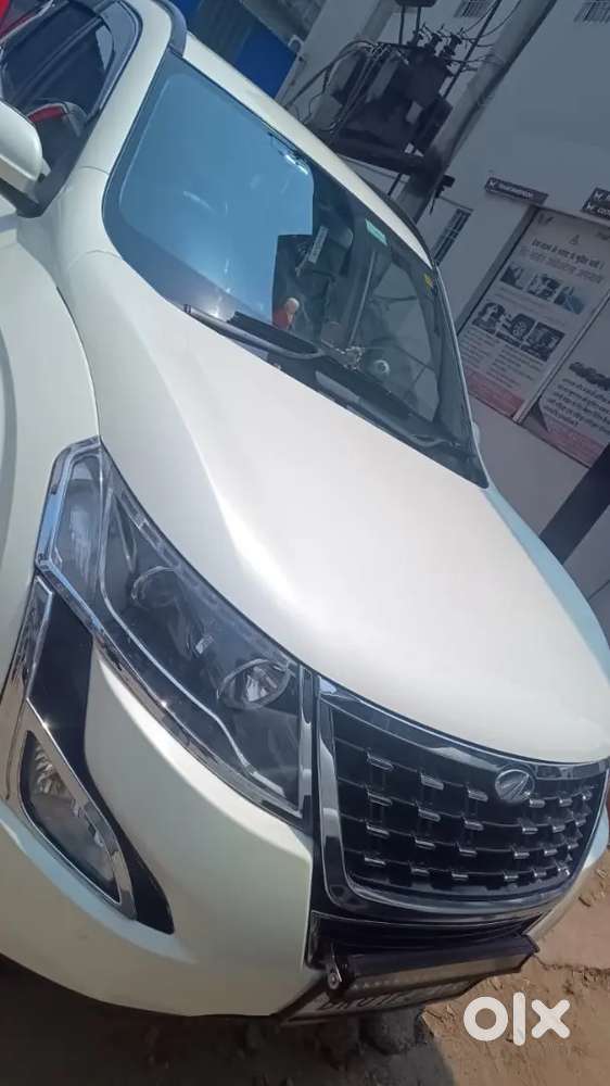 Mahindra Xuv500 2018 Diesel 75000 Km Driven
