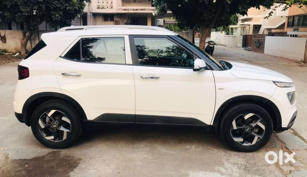 Hyundai Venue 2021 Automatic 1st Owner Pure Petrol