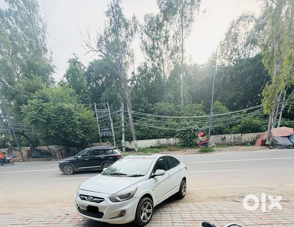 Hyundai Fluidic Verna 2012.
