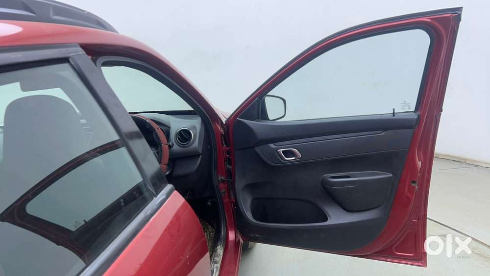 Renault Kwid 2019-ongoing 1.0 Rxt (o), 2018, Petrol