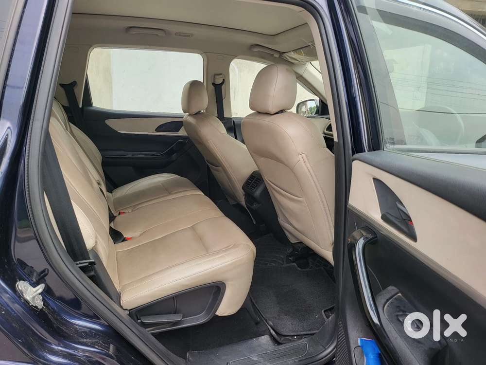Mahindra Xuv700 2.2 Ax 5 Diesel At 7 Str, 2023, Diesel