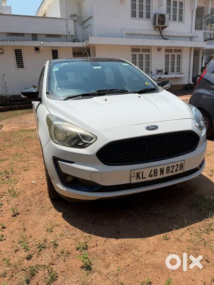 Single Owner Ford Figo Titanium Blu For 525000 Rupees