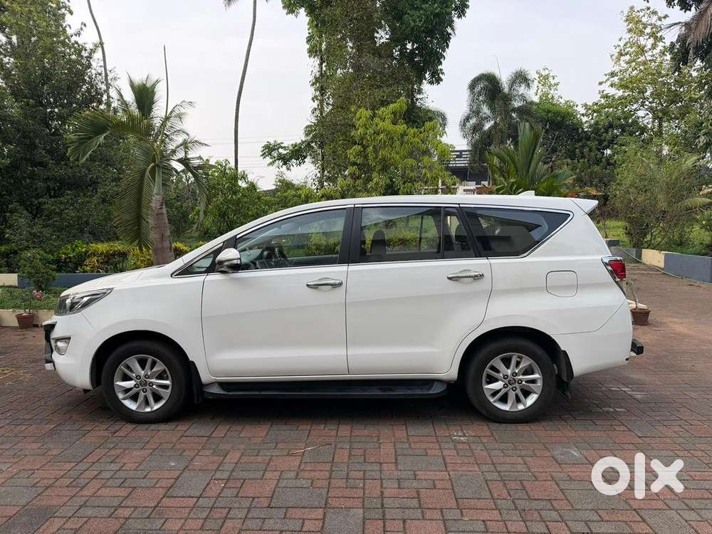 Toyota Innova Crysta 2017 Diesel Well Maintained