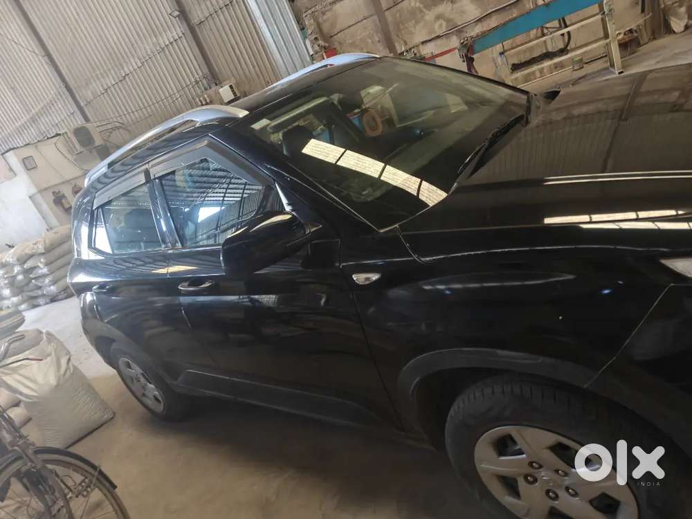 Hyundai Venue 2022 Petrol 34000 Km Driven