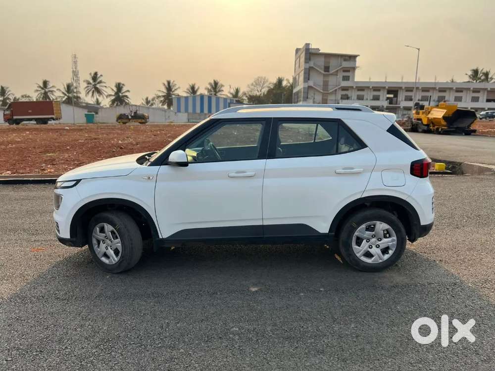 Single Owner Venue S 1.2 Petrol Well Maintained Smooth Condition