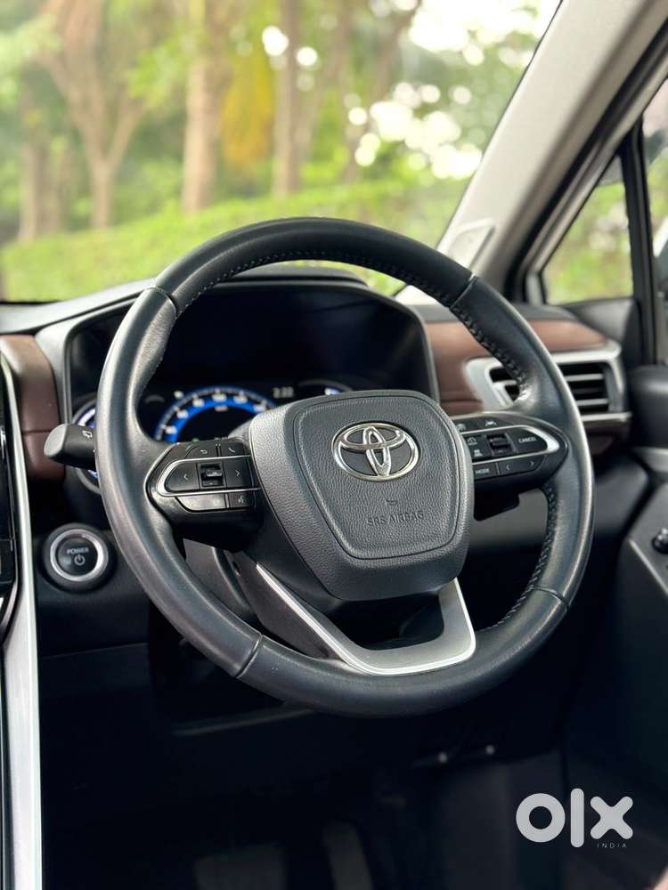 Toyota Innova Hycross 2.0 Zx (o) Hybrid 7 Str, 2024, Petrol