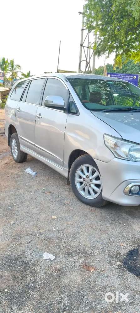 Toyota Innova 2015