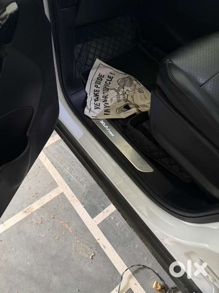 Mahindra Xuv700 Petrol 2023