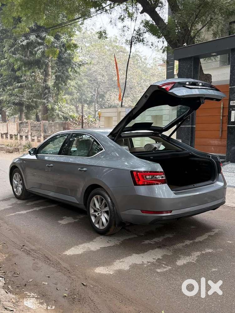 Skoda Superb 2016 Petrol Well Maintained