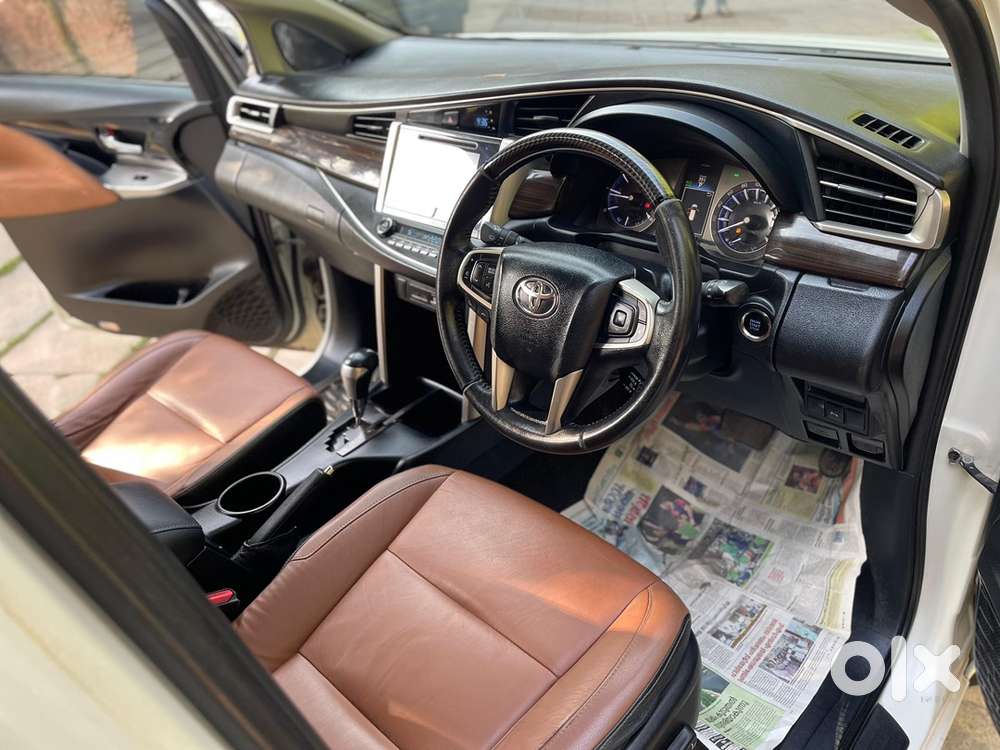 Toyota Innova Crysta 2016 Diesel Well Maintained