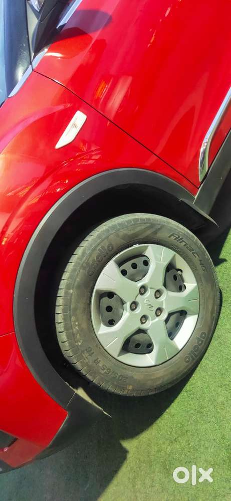 Mahindra Xuv300 1.2 W6 Amt Petrol, 2023, Petrol