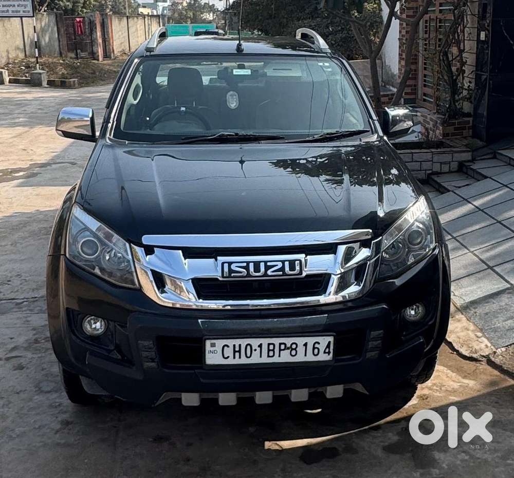 Isuzu D-max V-cross 2017 Diesel Well Maintained