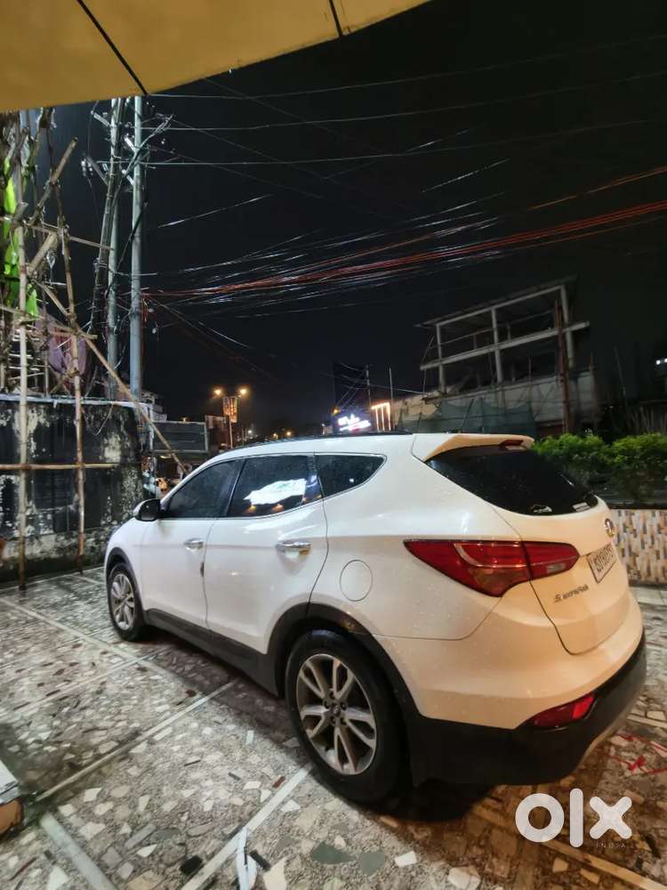 Hyundai Santa Fe 2016 Diesel Automatic, 70631 Km Driven