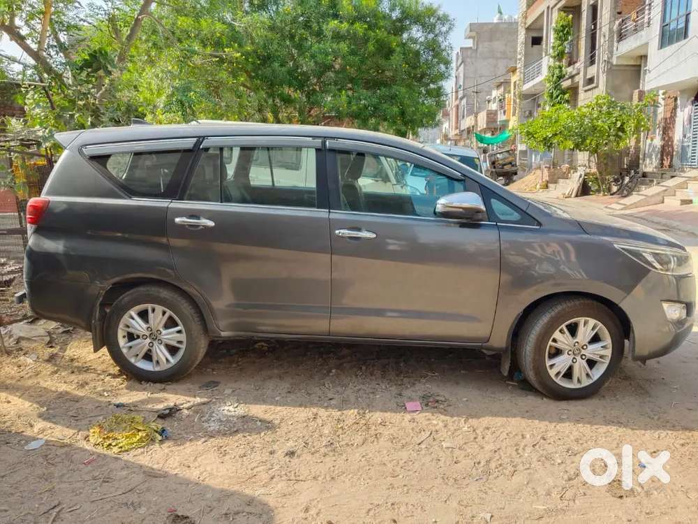 Toyota Innova Crysta 2018 Diesel 110000 Km Driven