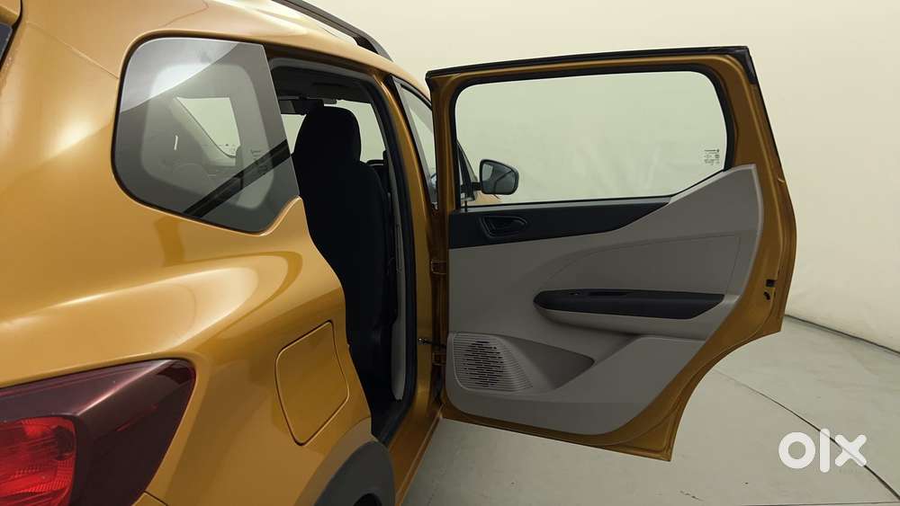 Renault Triber Rxt Easy-r Amt, 2022, Petrol