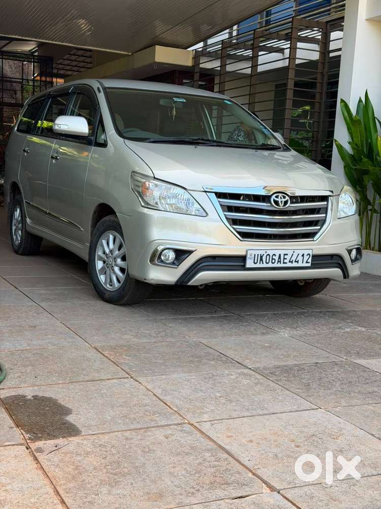 Toyota Innova V Diesel 2014  1st Owner  1.70 Lakh Km  Company Servi