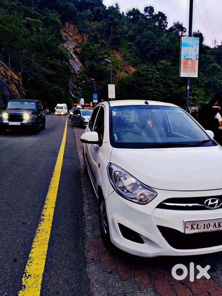 Hyundai I10 2012 Petrol 68000 Km Driven Mirrors Adjusting