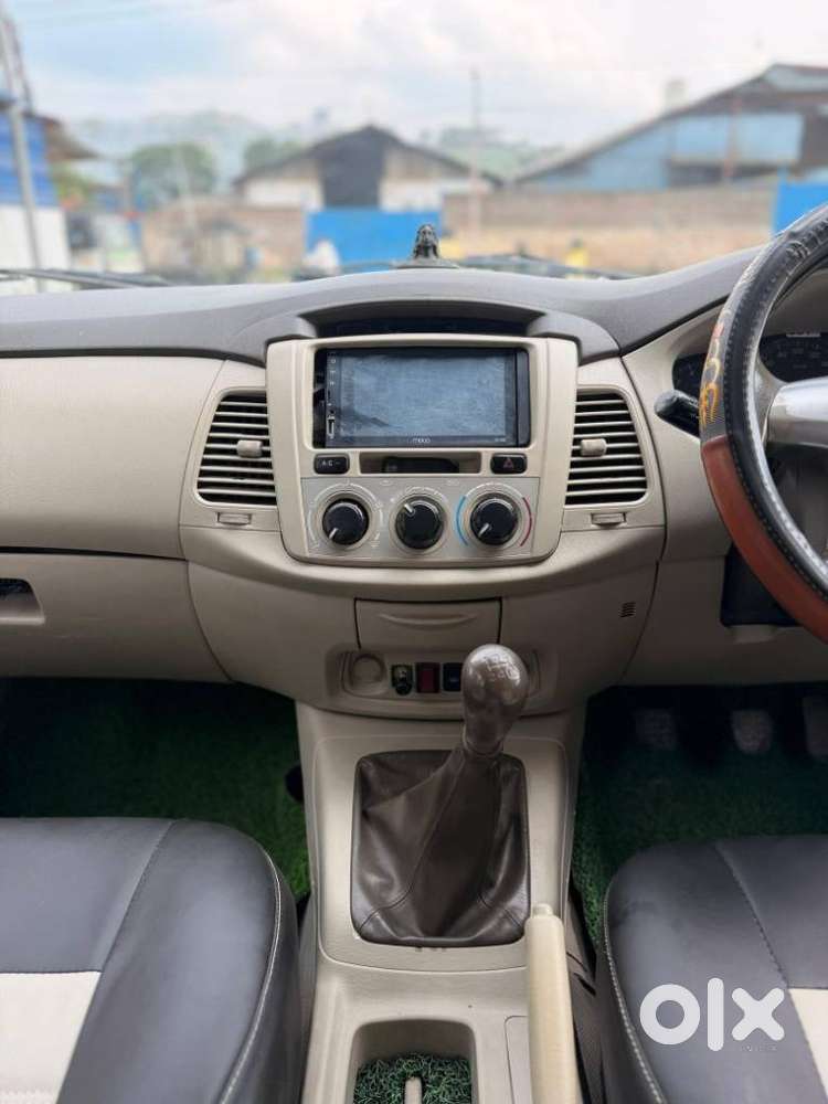 Toyota Innova 2.5 G (diesel) 8 Seater, 2015, Diesel