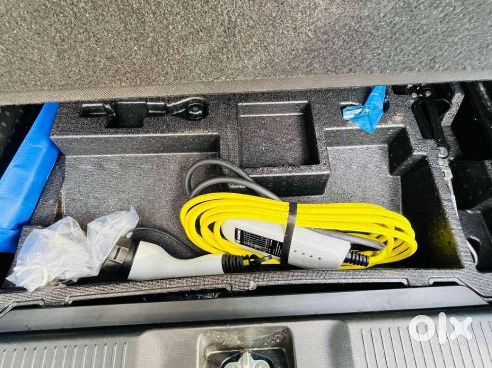 Maruti Suzuki Grand Vitara 1.5 Alpha Plus Intelligent Hybrid Ecvt, 2..